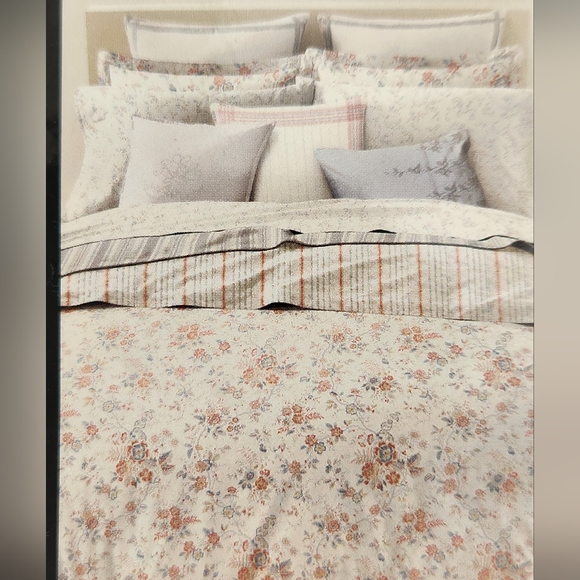 Lauren Ralph Lauren Carolyne Vine Cotton Two Standard Pillowcases - Picture 5 of 10